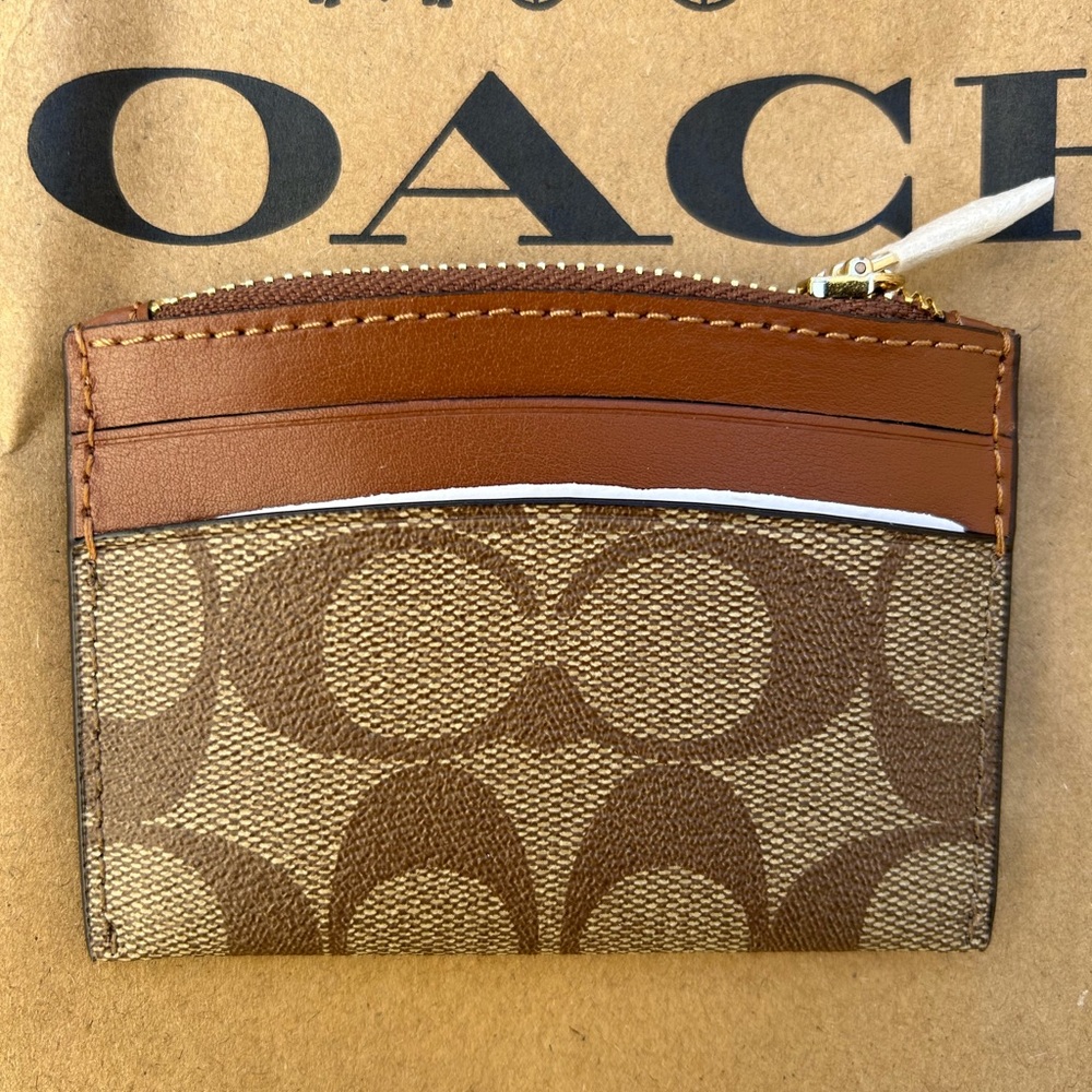 Coach - Picture 2 of 2